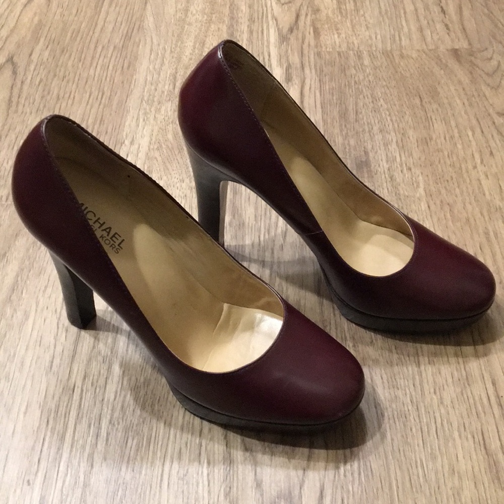 Michael Kors ‘Raceway’ Platform Pump - Picture 7 of 8